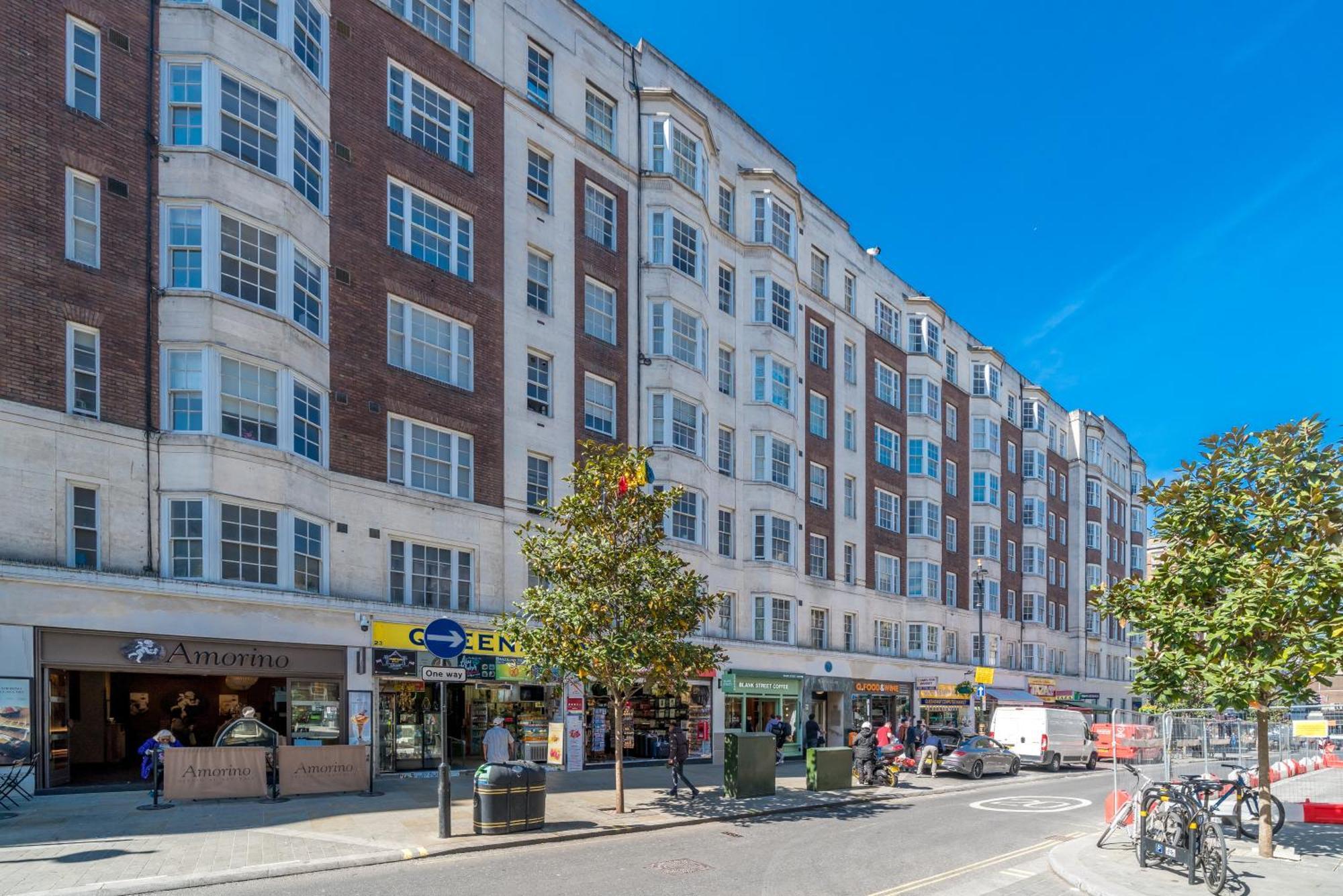 Queensway Dream, Hyde Park * Londen